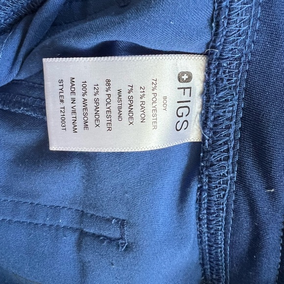 Women’s Livingston Figs Scrub Pants - Picture 3 of 4